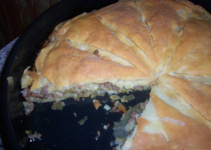 Macedonian leek and mince pie 2