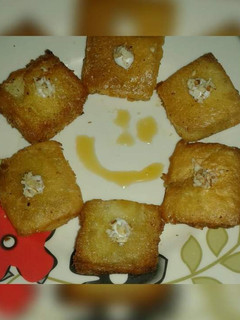 A picture of Bread apple sandwich.