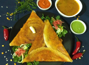 A picture of Mysore masala dosa (Street style).