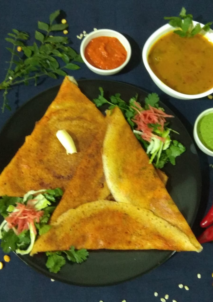 A picture of Mysore masala dosa (Street style).