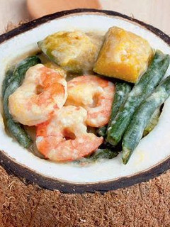 Una foto de Camarones salteados con verduras