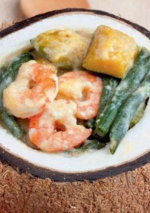 Una foto de Camarones salteados con verduras