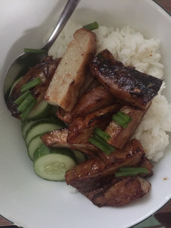 A picture of Grilled chopped fish with Fish Sauce.