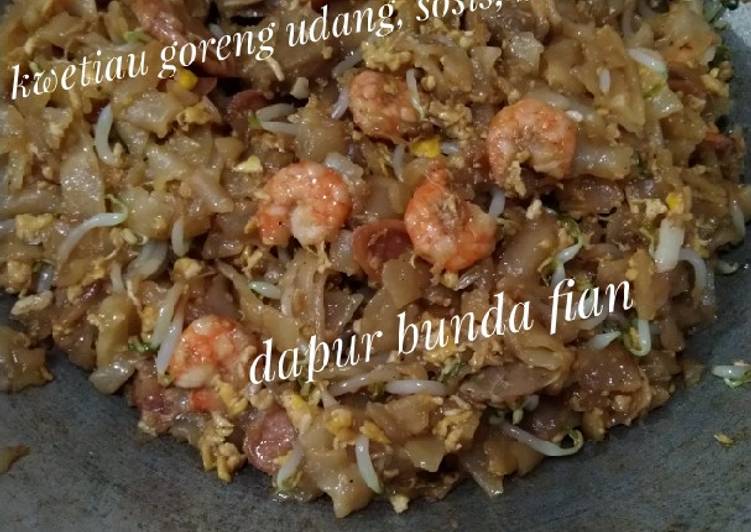 Bahan Kwetiau goreng udang, sosis, baso &amp; toge | Cara Bikin Kwetiau goreng udang, sosis, baso &amp; toge Yang Enak Banget