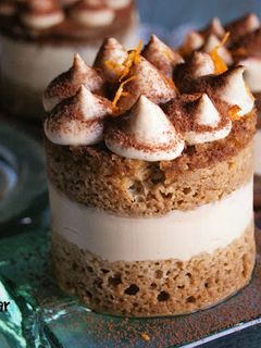 Una foto de Tiramisú de naranja al Pedro Ximénez