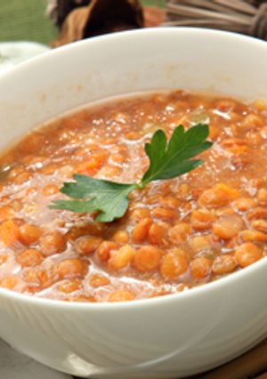 صورة لوصفة طريقة عمل عدس بالبندورة سريع التحضير