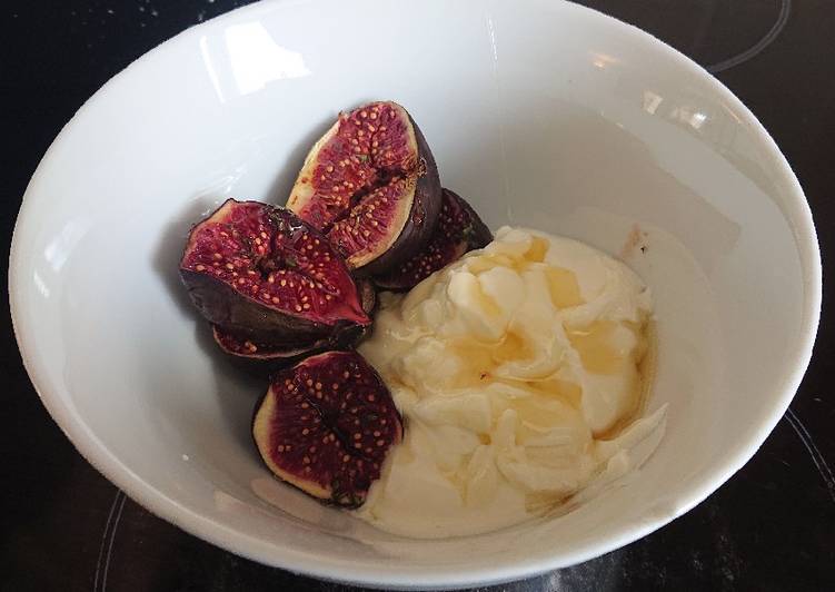 Recipe of Perfect Honey Roasted Figs