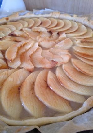 Une photo de Tarte aux pommes et gelée de coing