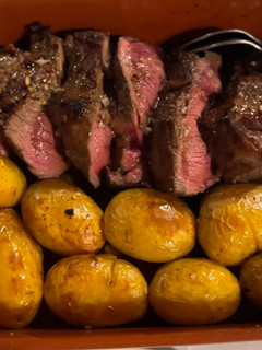 Foto de Lombo (Filé Mignon) com Batatas no Forno