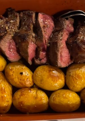 Foto de Lombo (Filé Mignon) com Batatas no Forno