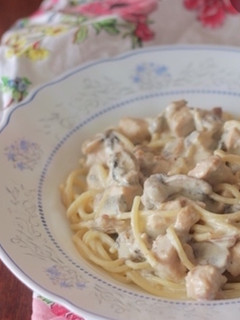 Una foto de Espaguetis Panna e spinaci