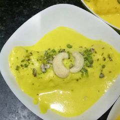 A picture of Carrot roll with rabri.