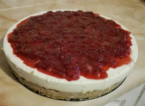Una foto de Cheesecake de frutilla (base fría)