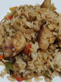 Una foto de Arroz con frijoles chinos y carne de cerdo