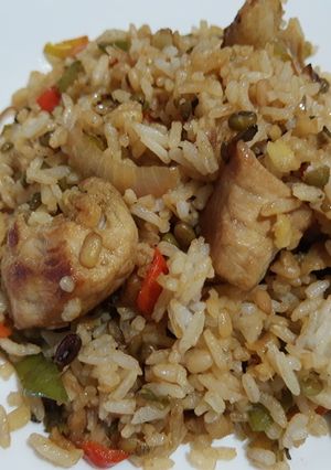 Una foto de Arroz con frijoles chinos y carne de cerdo