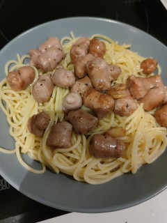 Una foto de Longanizas con pasta