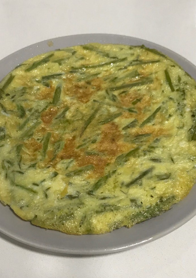 Una foto de Tortilla de espárragos