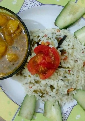 A picture of Methi pulao with choto aloo dum.