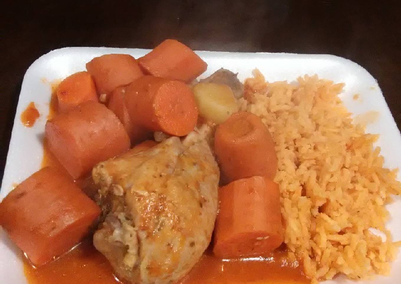 Pollo con zanahoria en salsa de chipotle