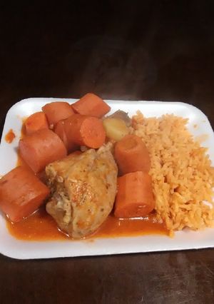 Una foto de Pollo con zanahoria en salsa de chipotle