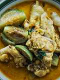 থাই বেগুন মুরগির লাল কারি (Thai Begun Murgir Laal Curry recipe in Bengali)