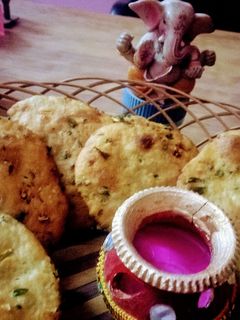 मेथी मलाई पूरी (Methi malai puri recipe in Hindi) रेसिपी मुख्य फोटो