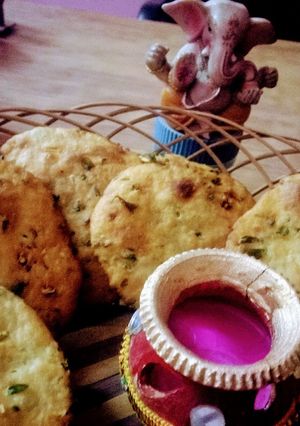 मेथी मलाई पूरी (Methi malai puri recipe in Hindi) रेसिपी मुख्य फोटो