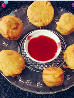 બટાકા વડા (Batata Vada Recipe In Gujarati) રેસીપી મુખ્ય ફોટો