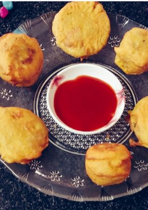 બટાકા વડા (Batata Vada Recipe In Gujarati) રેસીપી મુખ્ય ફોટો