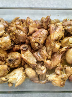 Una foto de Pollo al ajillo