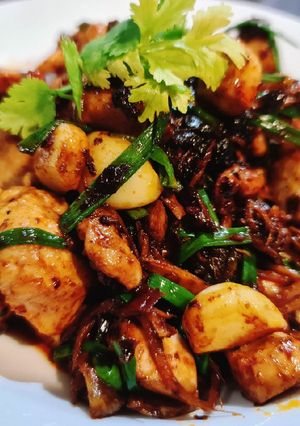 รูปของ ไก่ผัดซอสเหล่ากันนา