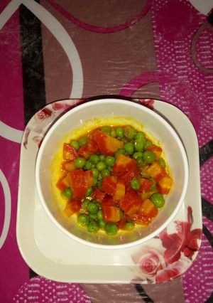 A picture of Gajar Matar ki Sabzi.