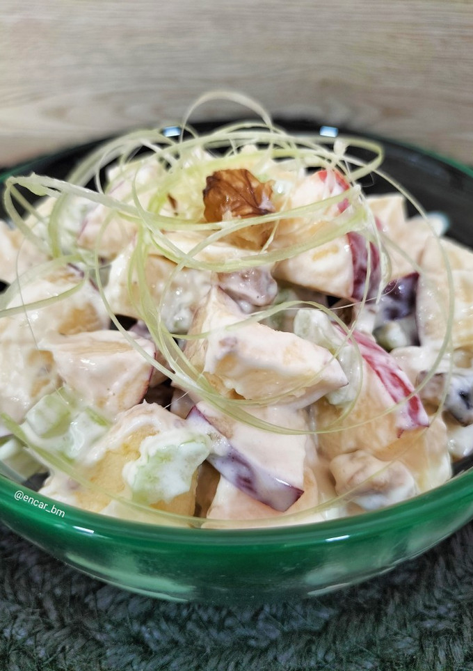 Una foto de Ensalada Waldorf con queso