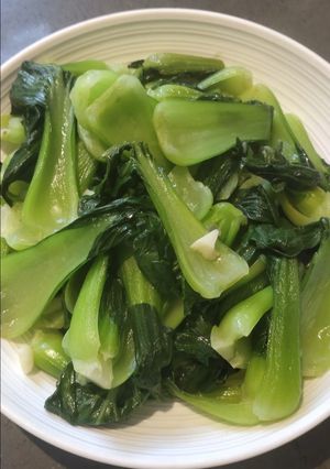 A picture of Stir Fry Bokchoy.