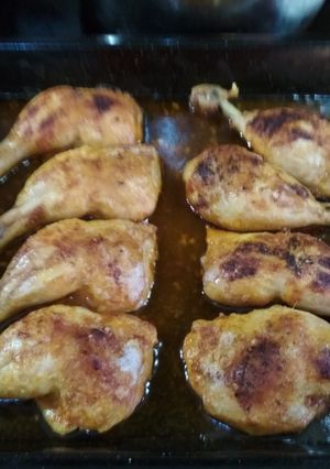 Ropogós csirkecomb fűszeres krumplival, almaszósszal recept fotója