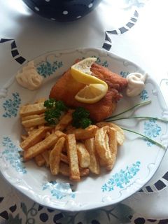 Alaszkai fűszeres halfilé gm-en rántva, burgonya, lm majonéz recept fotója