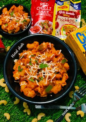 ચીઝી ટોમેટો પાસ્તા (Cheesy Tomato Pasta Recipe In Gujarati) રેસીપી મુખ્ય ફોટો