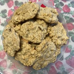 My favorite Oatmeal Raisin Cookie recipe by The Girl Who Ate Everything A picture of My favorite Oatmeal Raisin Cookie recipe by The Girl Who Ate Everything.