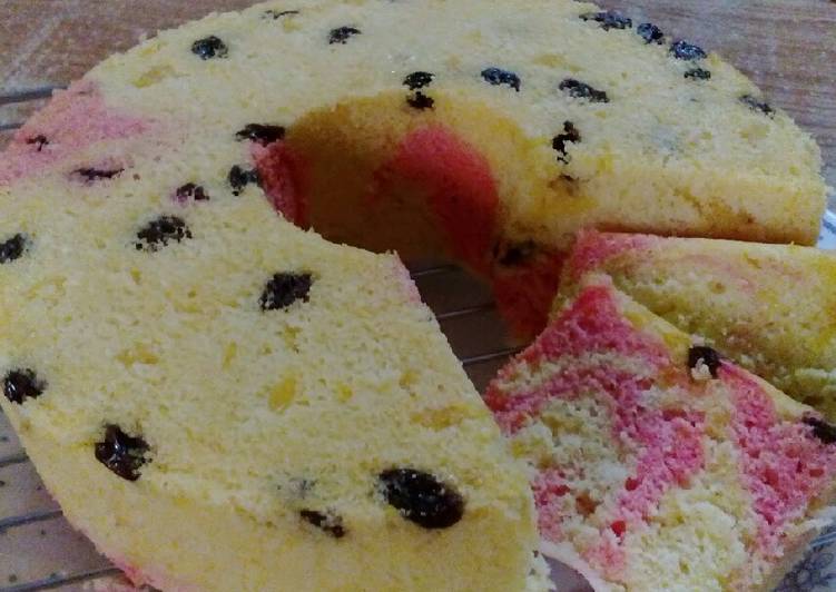 Bolu tape strawberry kismis kukus 👍