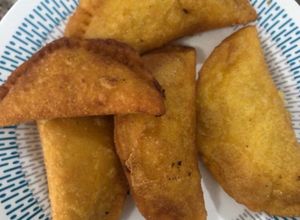 Una foto de Empanadas de pollo
