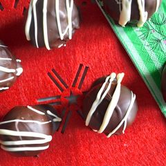 A picture of Christmas Pie Bites.