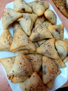 صورة لوصفة فطاير سبانخ مع جبنة ودبس رمان😋