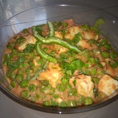 A picture of Matar paneer.