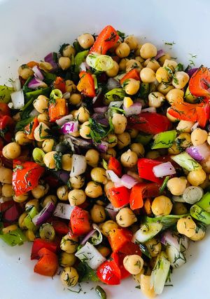 A picture of Chickpea salad.