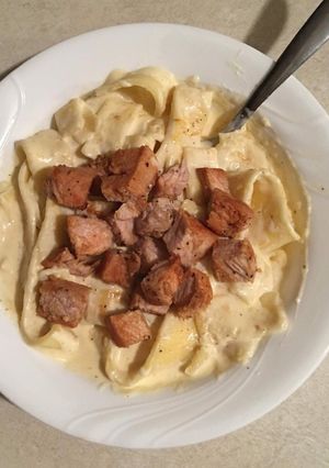A picture of Pork Alfredo.