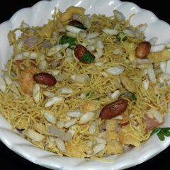 A picture of Bhel puri.