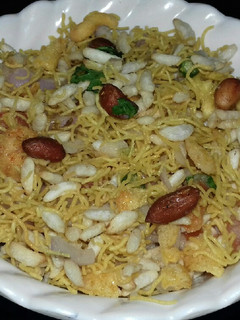 A picture of Bhel puri.