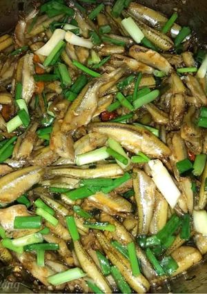 Hình của món Cá Lòng Tong Kho Khô.