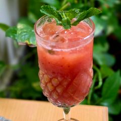 A picture of Strawberry Mango Mocktail.