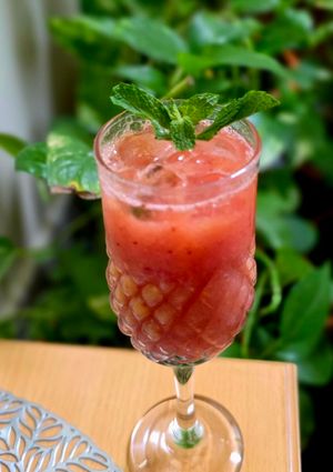 A picture of Strawberry Mango Mocktail.